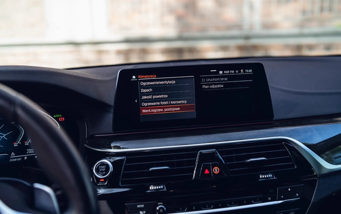 BMW Seria 5 cena 116590 przebieg: 134000, rok produkcji 2019 z Tychy małe 667